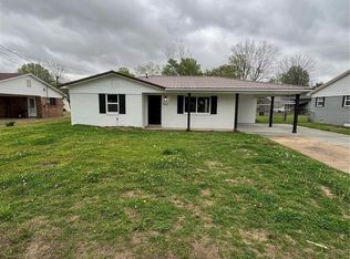 1922 Carol Dr, Kennett, MO 63857