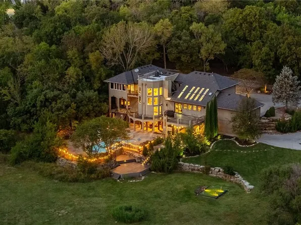 21425 W 83rd St, Lenexa, KS 66220