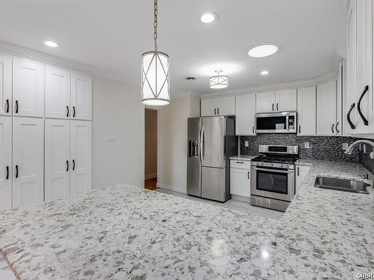 44 W Penn St — Photo 12