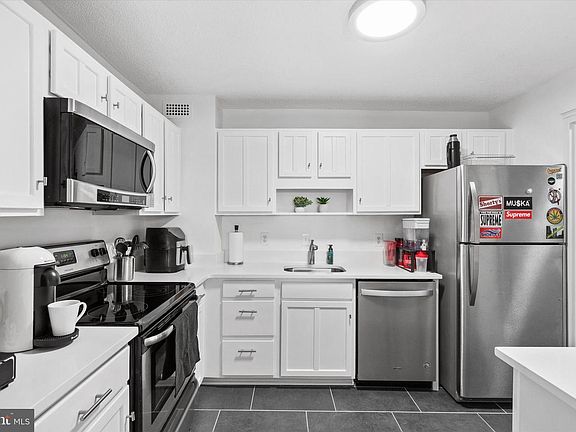 3rd image of 200 N Pickett St APT 1013