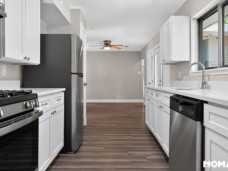 1623 Harness Ln — Photo 3