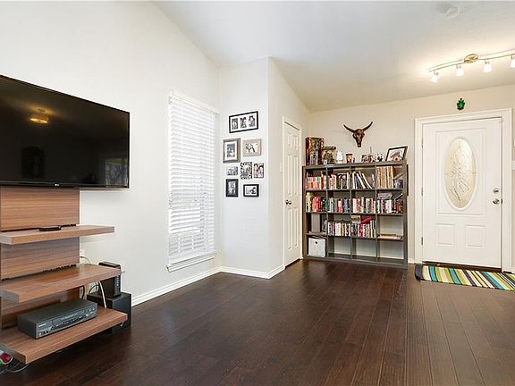 5th image of 2514 Timberlake Dr