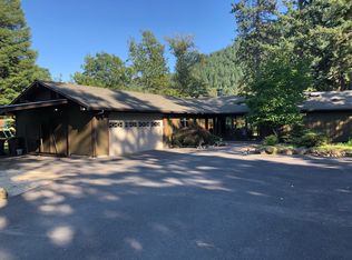 2859 Favill Ln, Grants Pass, OR 97526