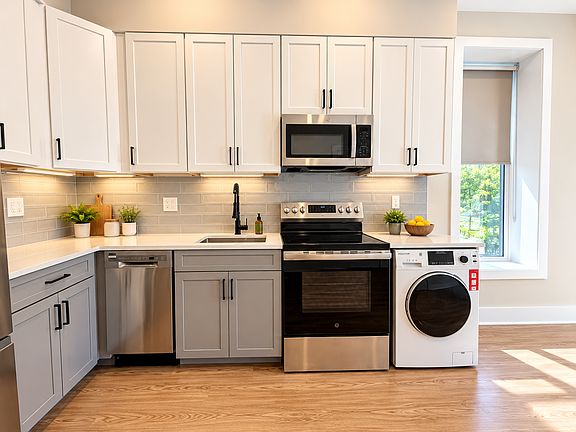 4th image of 1733 17th St NW #3