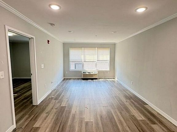 3rd image of 47 12th Ave