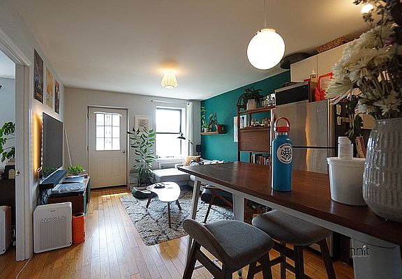 2nd image of 45 Melrose St APT 4B