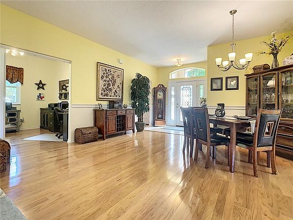 4th image of 2307 Fenton Ave