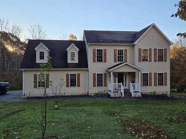64 White Rock Dr, Forest City, PA 18421