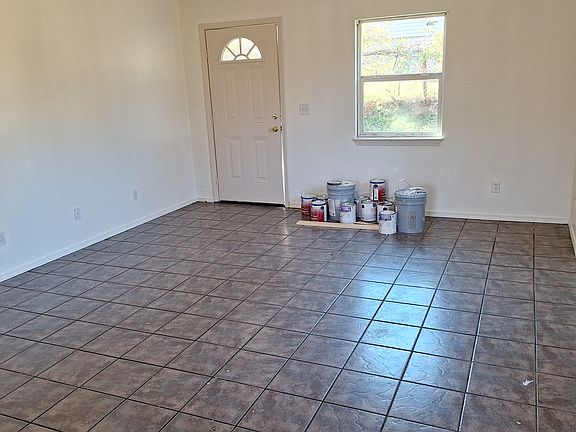 4th image of 219 E 8th St #A