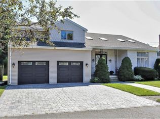 19 Elizabeth Rd, Marblehead, MA 01945