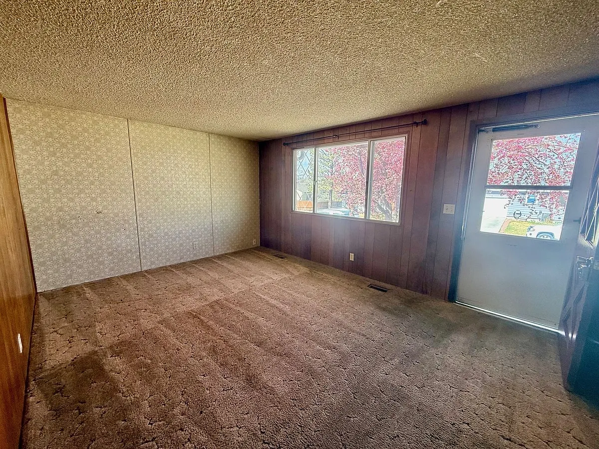 Building Photo - 1641 S Fairdale Ave