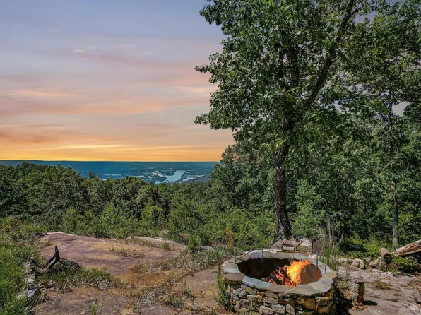 215 Bobcat Trl, Jasper, TN 37347