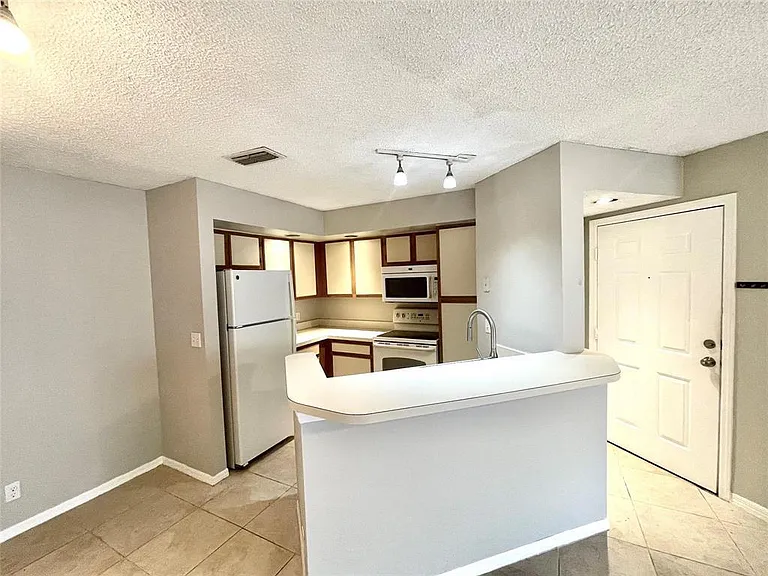 3350 Pinewalk Dr N #1413 — Photo 5