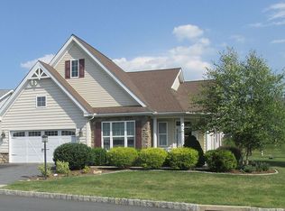 1 Fox Chase Ln, Oley, PA 19547