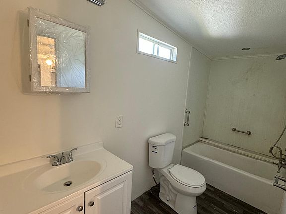 5th image of 3004 SW 51st St