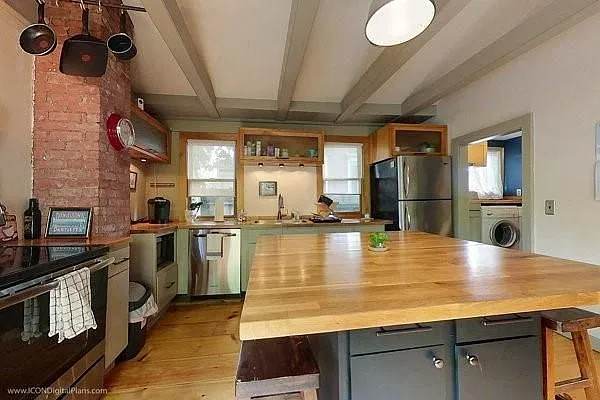 3 bed, 2.0 bath, 1700 sqft, $4,000 — Photo 3