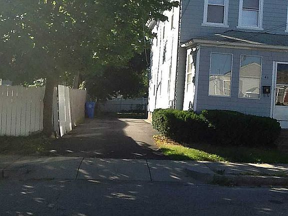 2nd image of 46 Hillwood St
