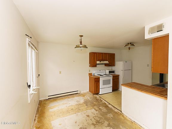 5th image of 229 Tallow Wood Dr