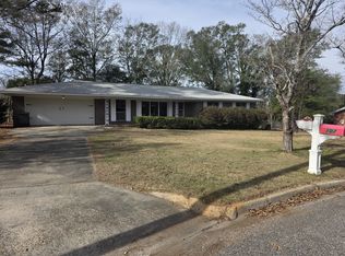 107 Walnut Dr, Enterprise, AL 36330