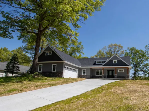 2078 Scenic Hills Dr, Jackson, MI 49201