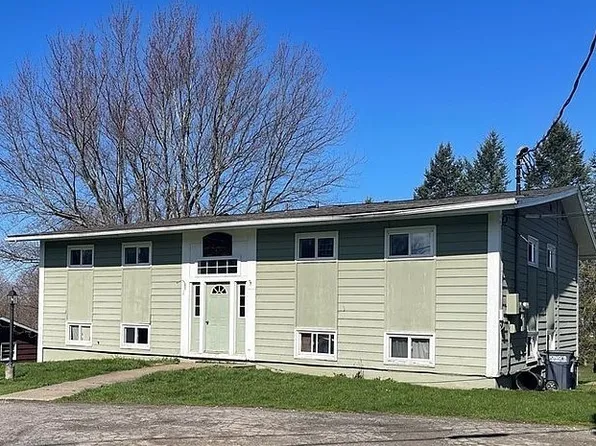 5 Perry Hill Rd, Oswego, NY 13126