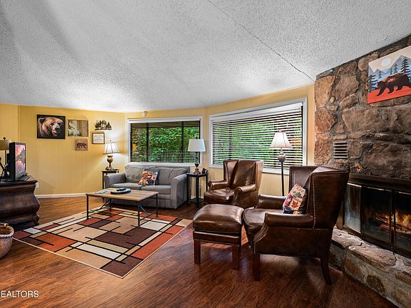 4th image of 1427 N Arbon Ln