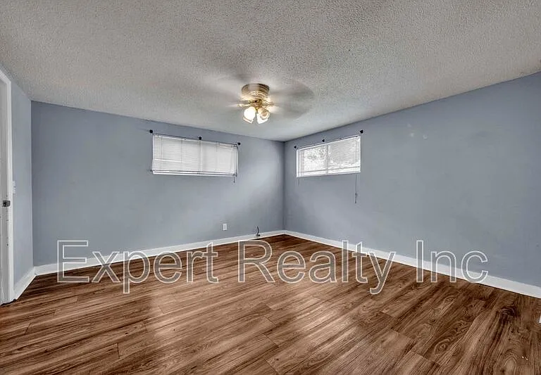 216 Meadowood Ave — Photo 12