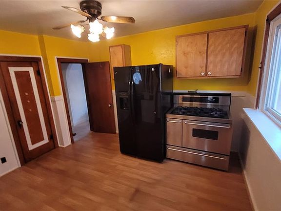 3rd image of 6906 Leedale Dr