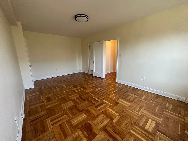 The Royal York Apartments — Photo 40