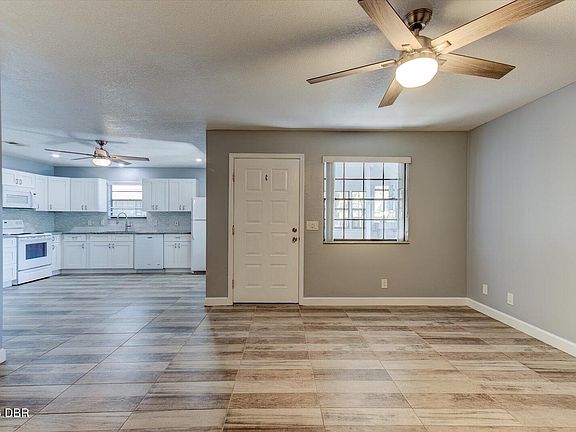 3rd image of 3656 Jackson St APT 14