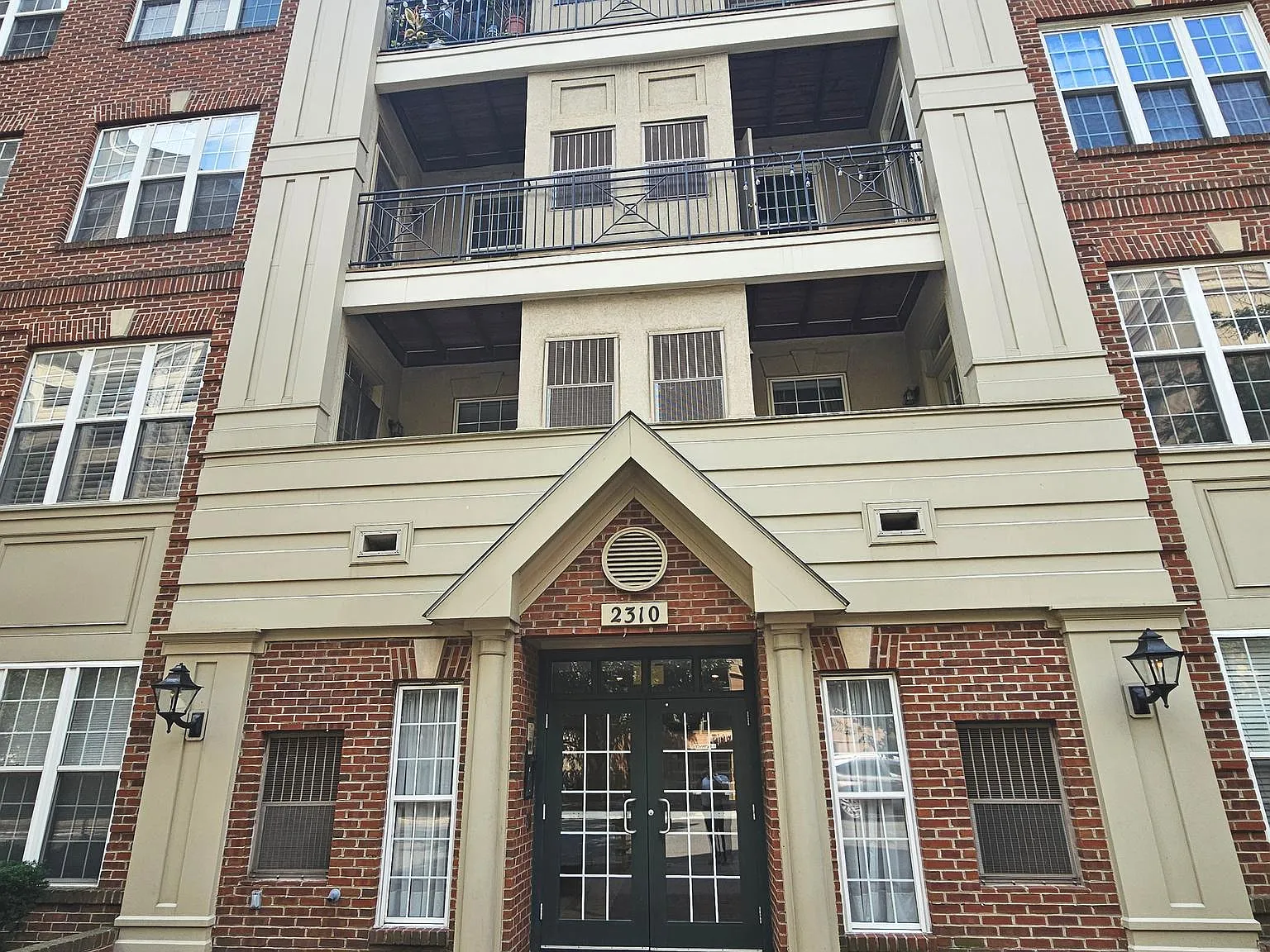 Courthouse Hill — Photo 1