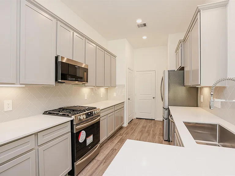 625 Royal Arch Dr — Photo 14