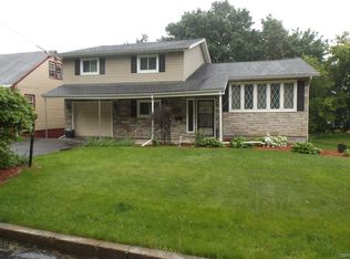 421-23 Monticello Dr N, Syracuse, NY 13205