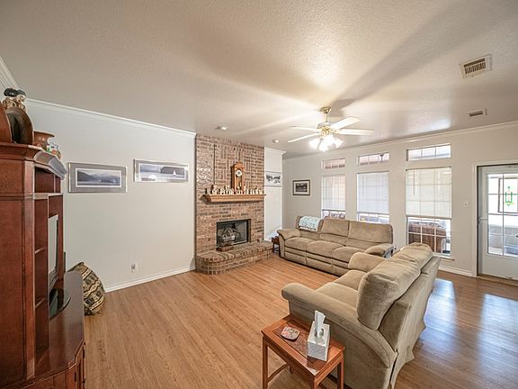 5th image of 4706 Melville Dr