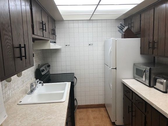 2nd image of 11012 Kilpatrick Ave APT 1SE