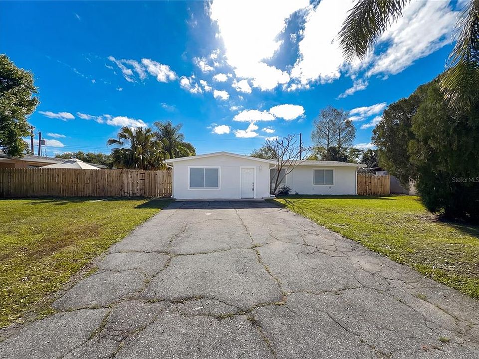 1st image of 804 Hampton Way