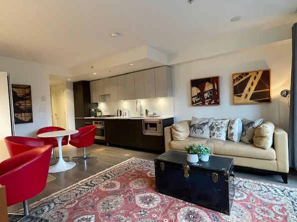 1588 Hastings St E #203, Vancouver, BC V5L 0B8