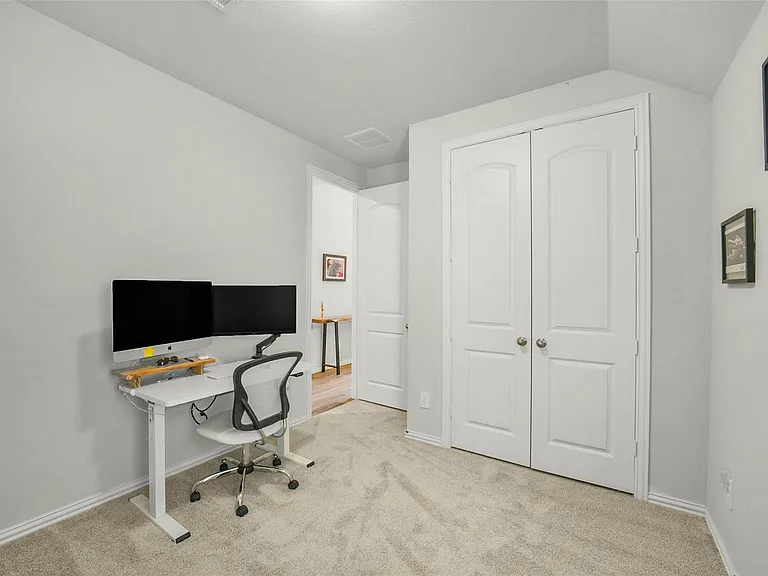 221 Woods Rose Ct — Photo 26