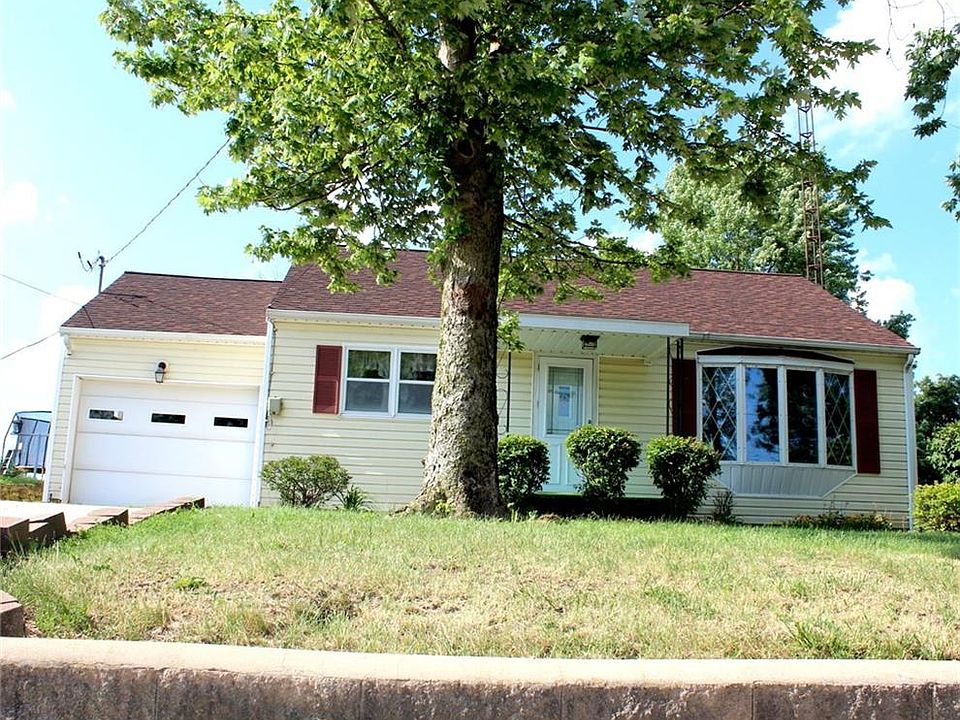 1st image of 208 E Main St