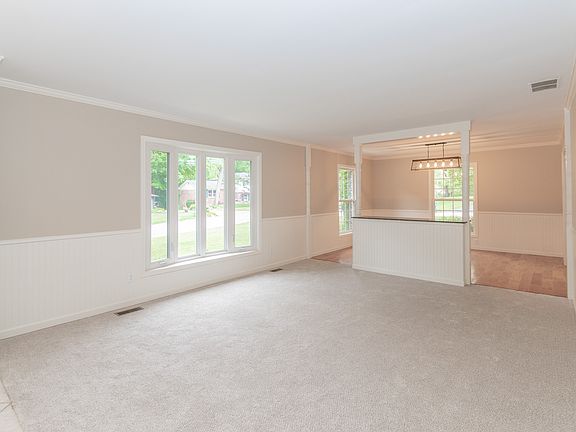 4th image of 8638 Kensington Dr