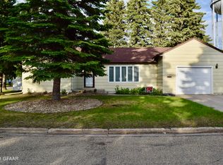 1122 4th Ave NE, Devils Lake, ND 58301