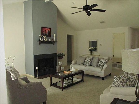 3rd image of 2506 Dillon Dr
