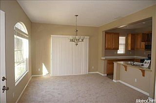 5th image of 637 Betten St