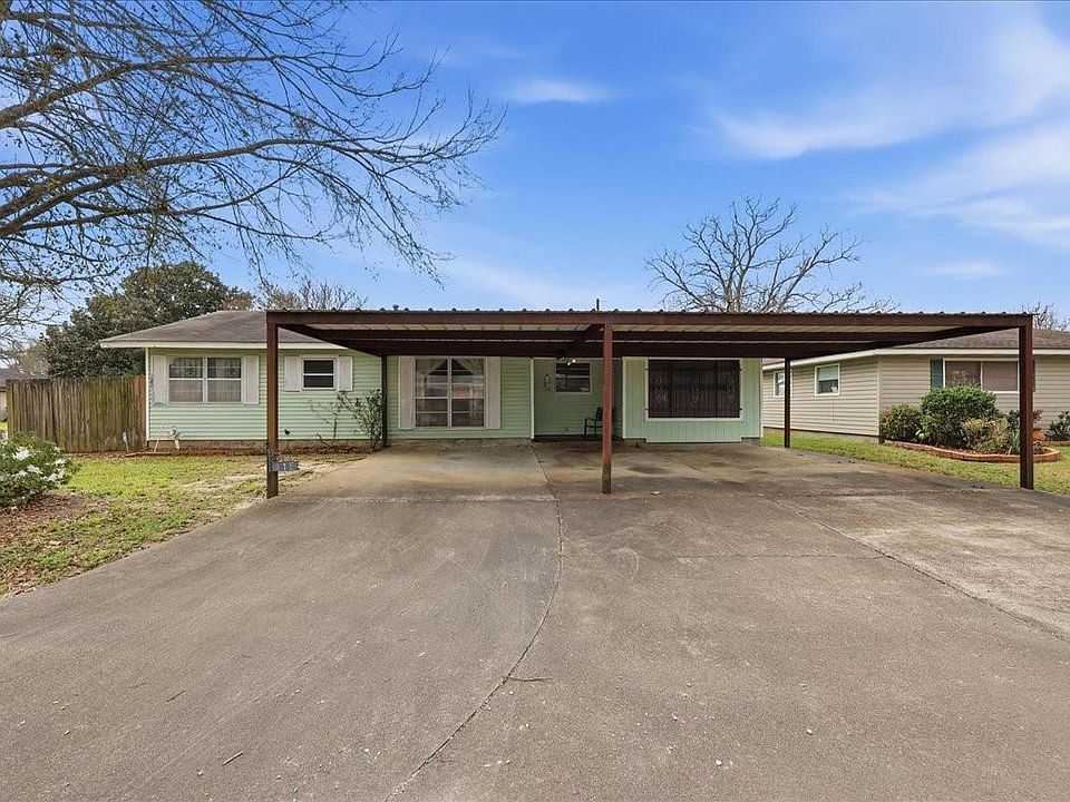 1st image of 412 S 4th 1/2 St