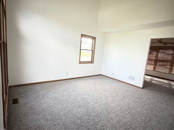 3rd image of 1500 Wildrose Dr