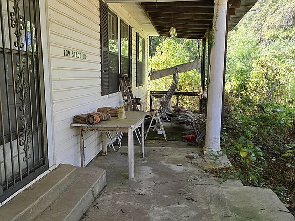 4th image of 739 Stacy Rd