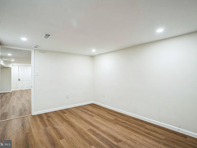 435 N 32nd St #1 — Photo 16
