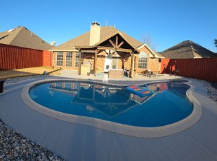 10015 White Ln, Irving, TX 75063