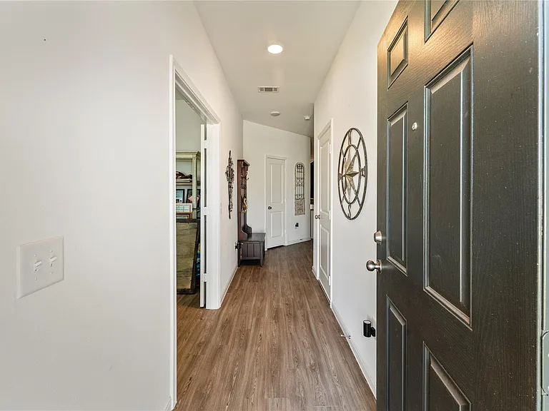 21103 Sherrell Bay Dr — Photo 3