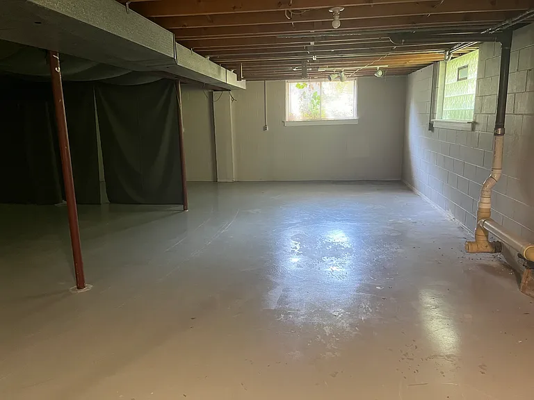 364 Cherryland St — Photo 9